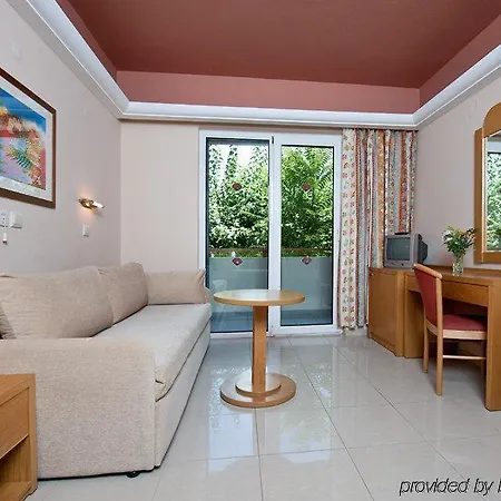 Pearl Готель 4*