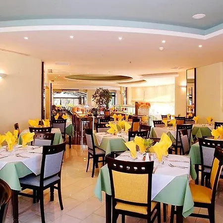 فندق Pearl 4*